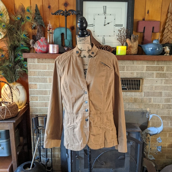 Coldwater Creek Jackets & Blazers - Coldwater Creek beige snap jacket long-sleeved